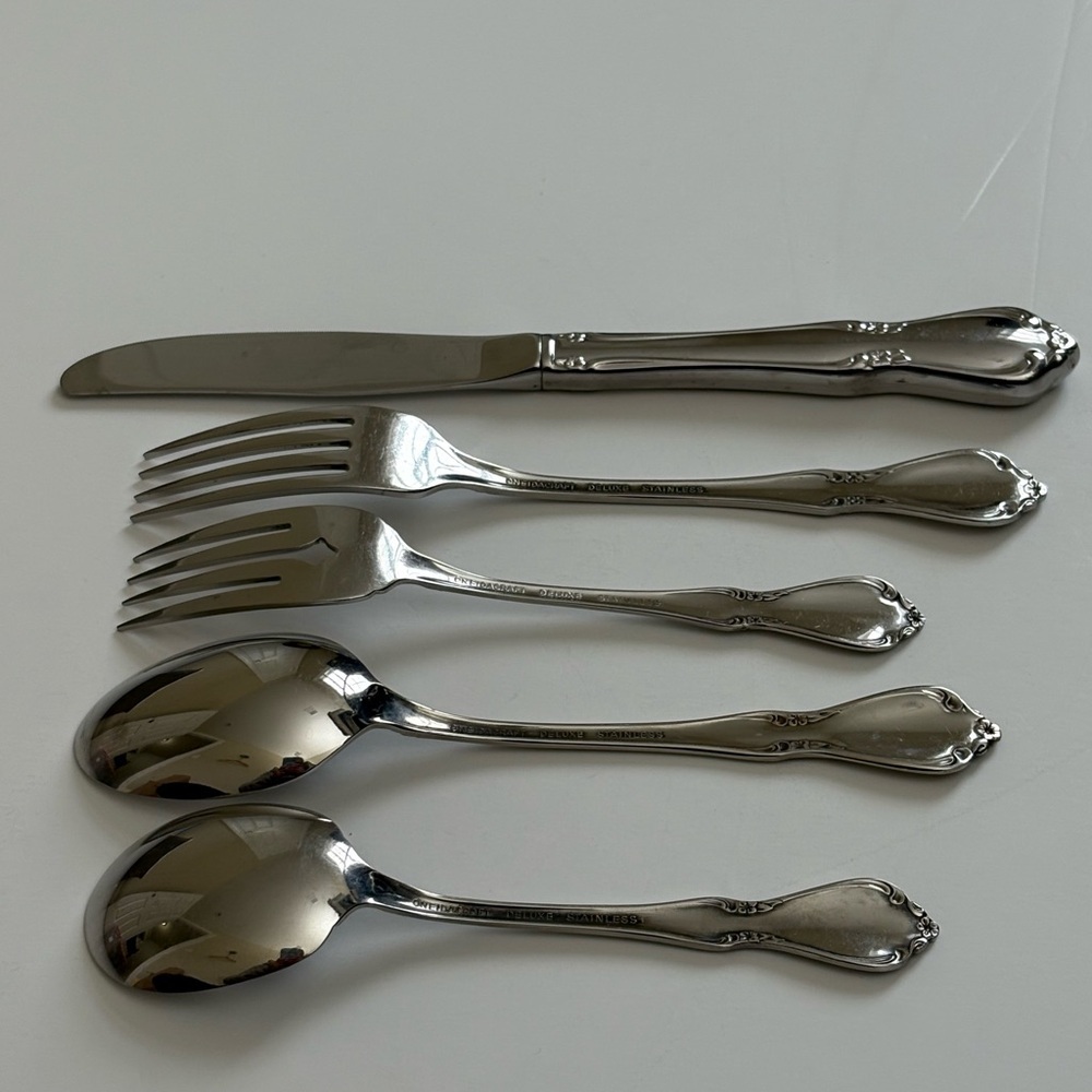Oneidacraft Deluxe Stainless Chateau 5 Piece Setting - Picture 2 of 3